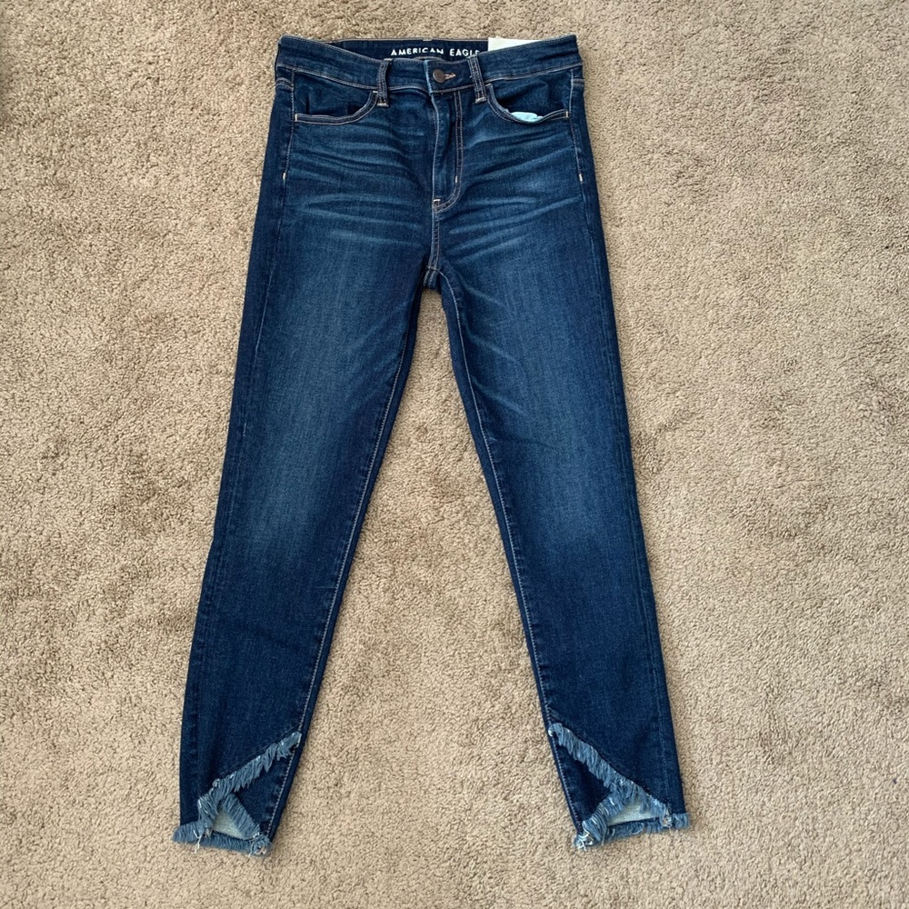 NWT AMERICAN EAGLE CROP JEANS